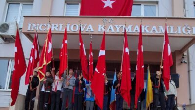 Aydın’ın İncirliova ilçesinde 29 Ekim Cumhuriyet Bayramı kutlamaları, sağanak yağışa