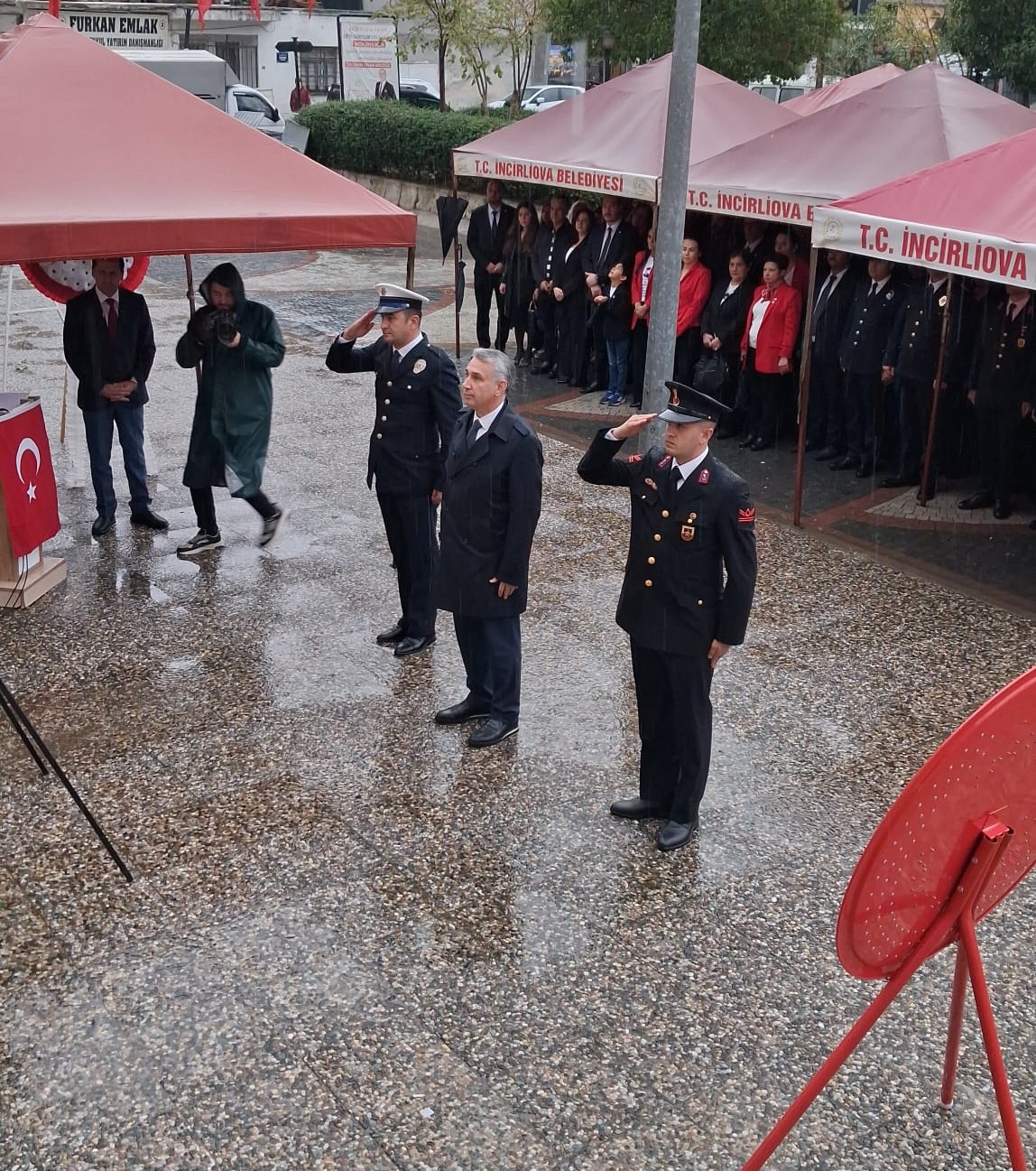 Incirliova’da yagmura ragmen Cumhuriyet coskusu (5) Incirliova’da yagmura ragmen Cumhuriyet coskusu (5)
