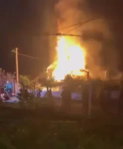Aydın’ın İncirliova ilçesinde tek katlı müstakil evde çıkan yangın, itfaiye