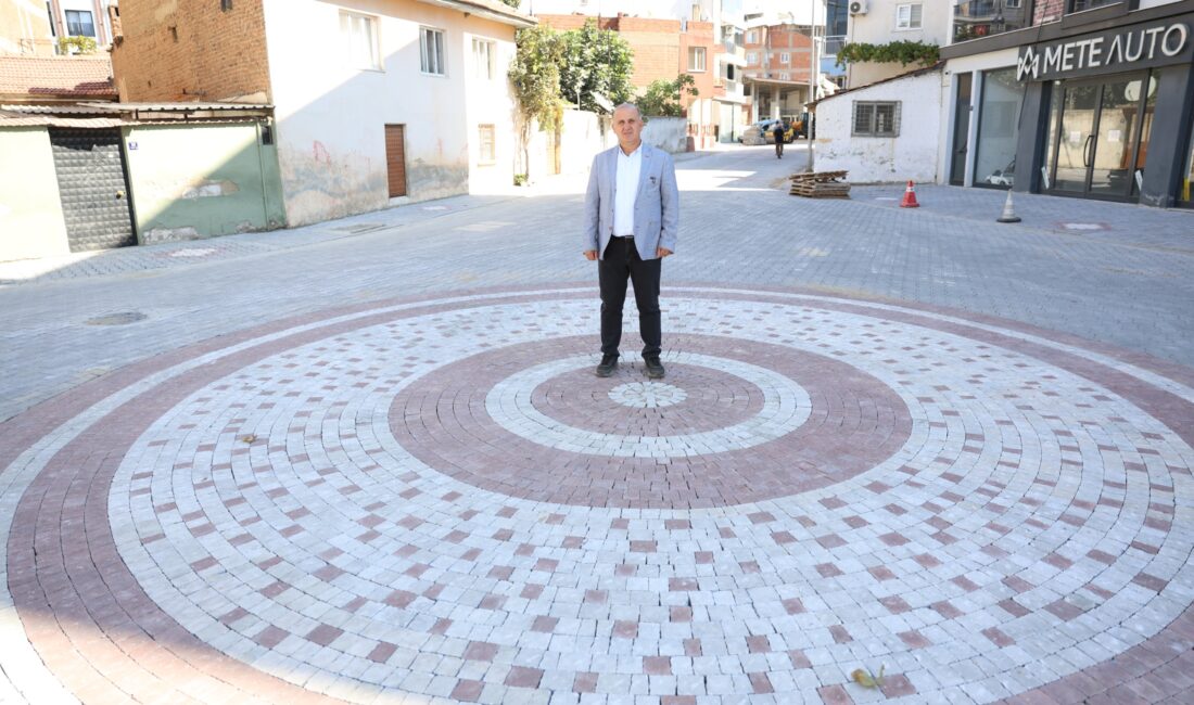 İncirliova Belediye Başkanı Aytekin Kaya, İstiklal Mahallesi’nde devam eden kapsamlı