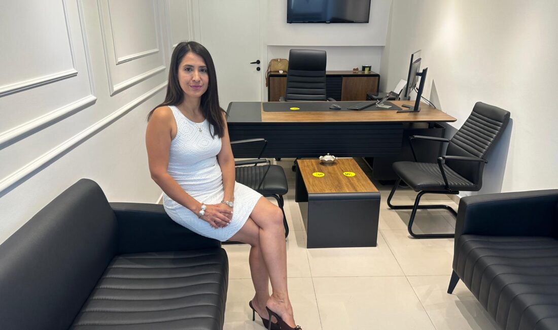 İncirliova’da yüzlerce ailenin yatırım yolculuğuna rehberlik etti İncirliova'da faaliyet gösteren Koç Gayrimenkul'ün sahibi Sibel Koç, 13 yılı