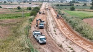 İncirliova’yı Şehir Hastanesine bağlayacak yol yapımı başladı (1) İncirliova’yı Şehir Hastanesine bağlayacak yol yapımı başladı (1)