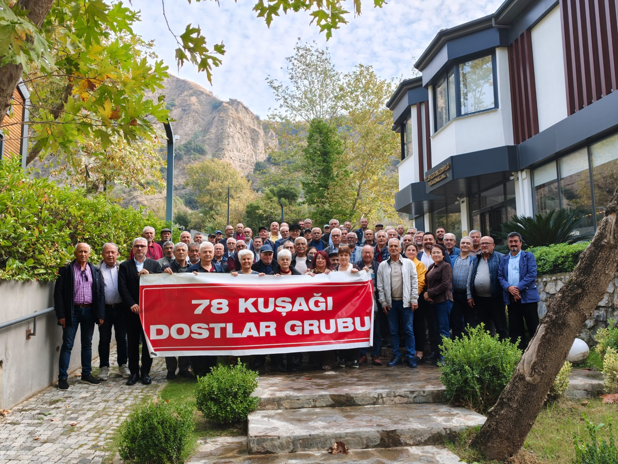 Ismet Bozkurt’tan birlik ve beraberlik kahvaltisi (1) Ismet Bozkurt’tan birlik ve beraberlik kahvaltisi (1)