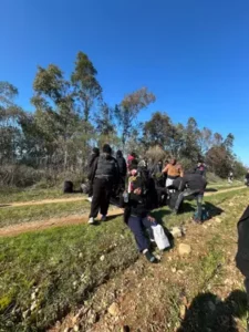 Kaçak göçmenleri 'dağın arkası İstanbul' diyerek, araziye bıraktılar Kaçak göçmenleri 'dağın arkası İstanbul' diyerek, araziye bıraktılar