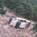 Kamyonet uçuruma yuvarlandı, 3 kişilik aile yok oldu