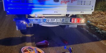 Kamyonete arkadan çarpan motosiklet sürücüsü öldü