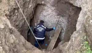 Kanalizasyon kazısı maskesiyle 4 defineci suçüstü yakalandı Kanalizasyon kazısı maskesiyle 4 defineci suçüstü yakalandı