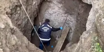 Kanalizasyon kazısı maskesiyle 4 defineci suçüstü yakalandı