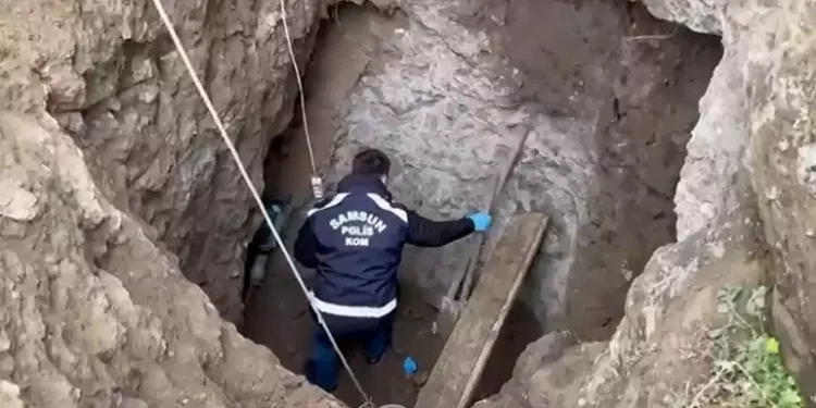 Kanalizasyon kazısı maskesiyle 4 defineci suçüstü yakalandı