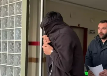 Kar maskeli silahlı saldırgan tutuklandı