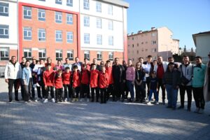 Aydın’ın Kuşadası ilçesinden Katar’a futbol turnuvasına katılmak için gittikten sonra,