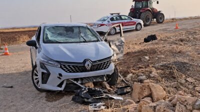 Mardin’in Nusaybin ilçesinde yol kenarındaki su kanalına uçan otomobildeki aynı