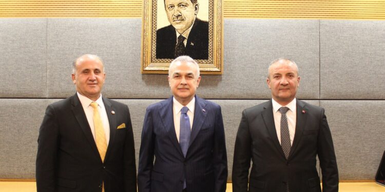 Kaya Ankara’dan yeni okul binası ve yeni elektrik direği müjdesiyle döndü (1)