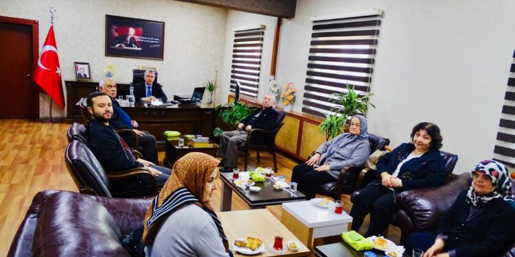 Kaymakam İlhan Abay, şehit ailelerini makamında ağırladı (3)