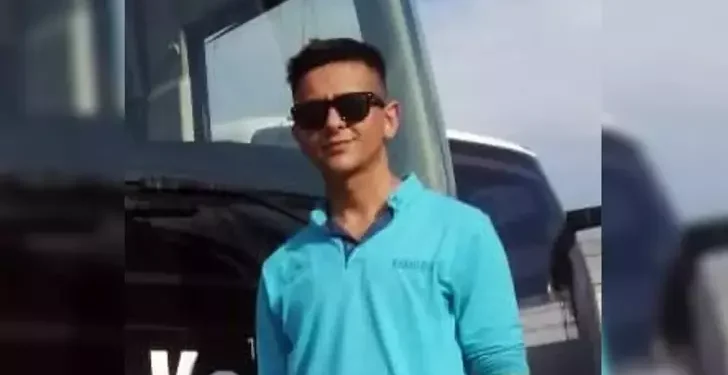 Kendisini uyaran garsonu göğsünden bıçakladı