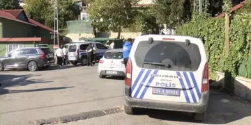 Kız arkadaşını silahla öldürüp intihar etti