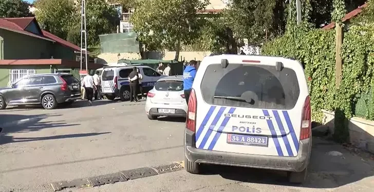 Kız arkadaşını silahla öldürüp intihar etti