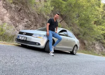 Koçarlı’da bir garip olay, otururken bacağından vuruldu