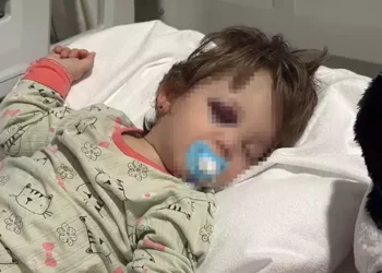 Komşu kavgasında 14 aylık bebek hastanelik oldu (2)