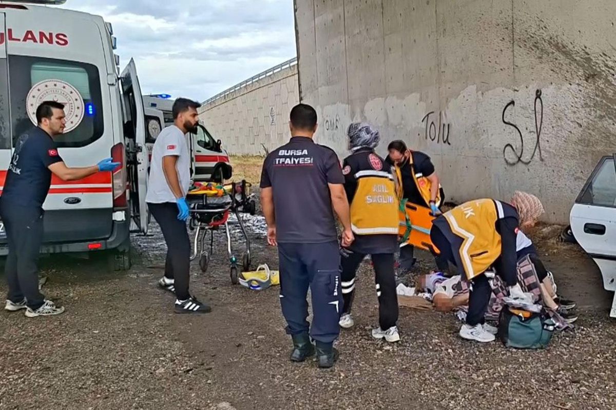 Koprulu kavsakta feci kaza 3 olu, 2 agir yarali Koprulu kavsakta feci kaza 3 olu, 2 agir yarali