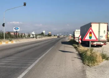 Kurşunlayıp yol kenarına bıraktılar