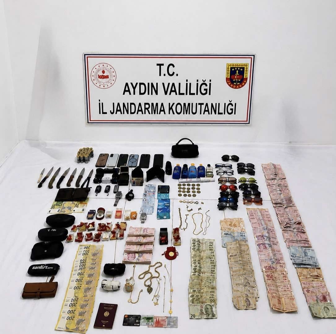 Kusadasi sahilinde seri hirsizlik suphelisi sucustu yakalandi Kusadasi sahilinde seri hirsizlik suphelisi sucustu yakalandi