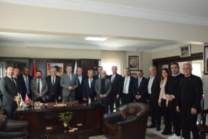 Kuşadası’nda Künkcü rüzgarı Destek çığ gibi büyüyor (1)