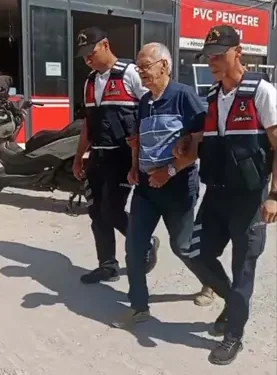 Kuşadası’nda başkan gözaltına alındı