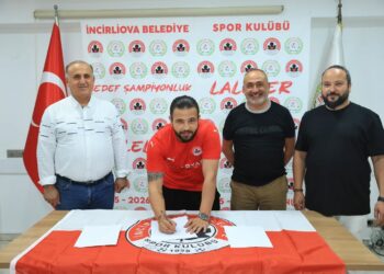 Laleler transferde 16 futbolcu ile anlaştı (1)