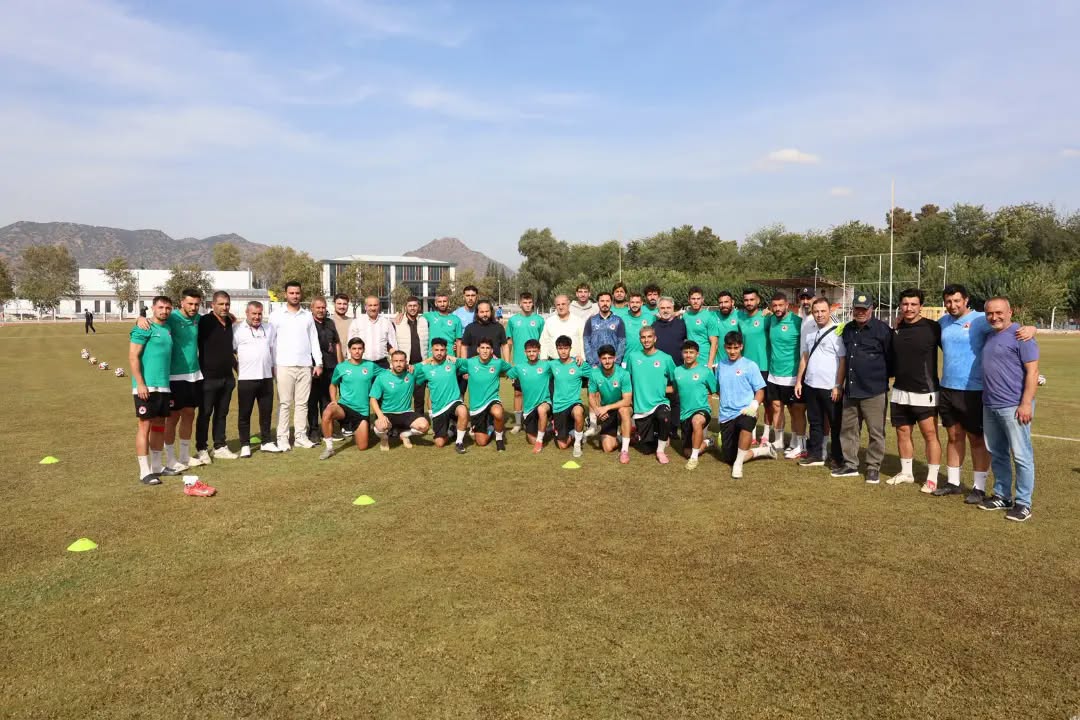 Laleler yeni sezona merhaba dedi İncirliova Belediyespor, 2026-2027 sezonunu Ahmet Yaşar Kocabıyık Stadı’nda düzenlenen törenle