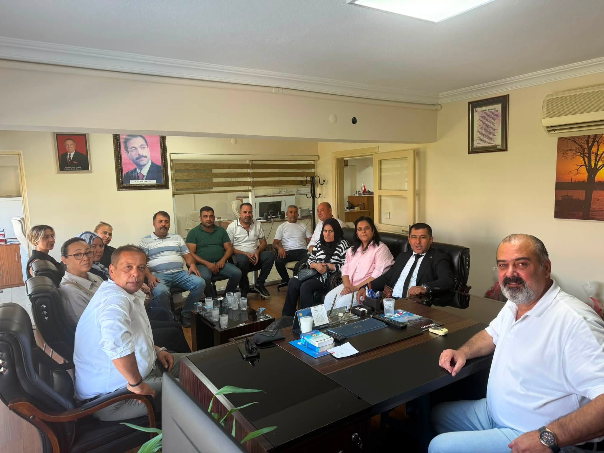 MHP Incirliova’da Ozdemir ve yonetimi sahaya indi (1) MHP Incirliova’da Ozdemir ve yonetimi sahaya indi (1)
