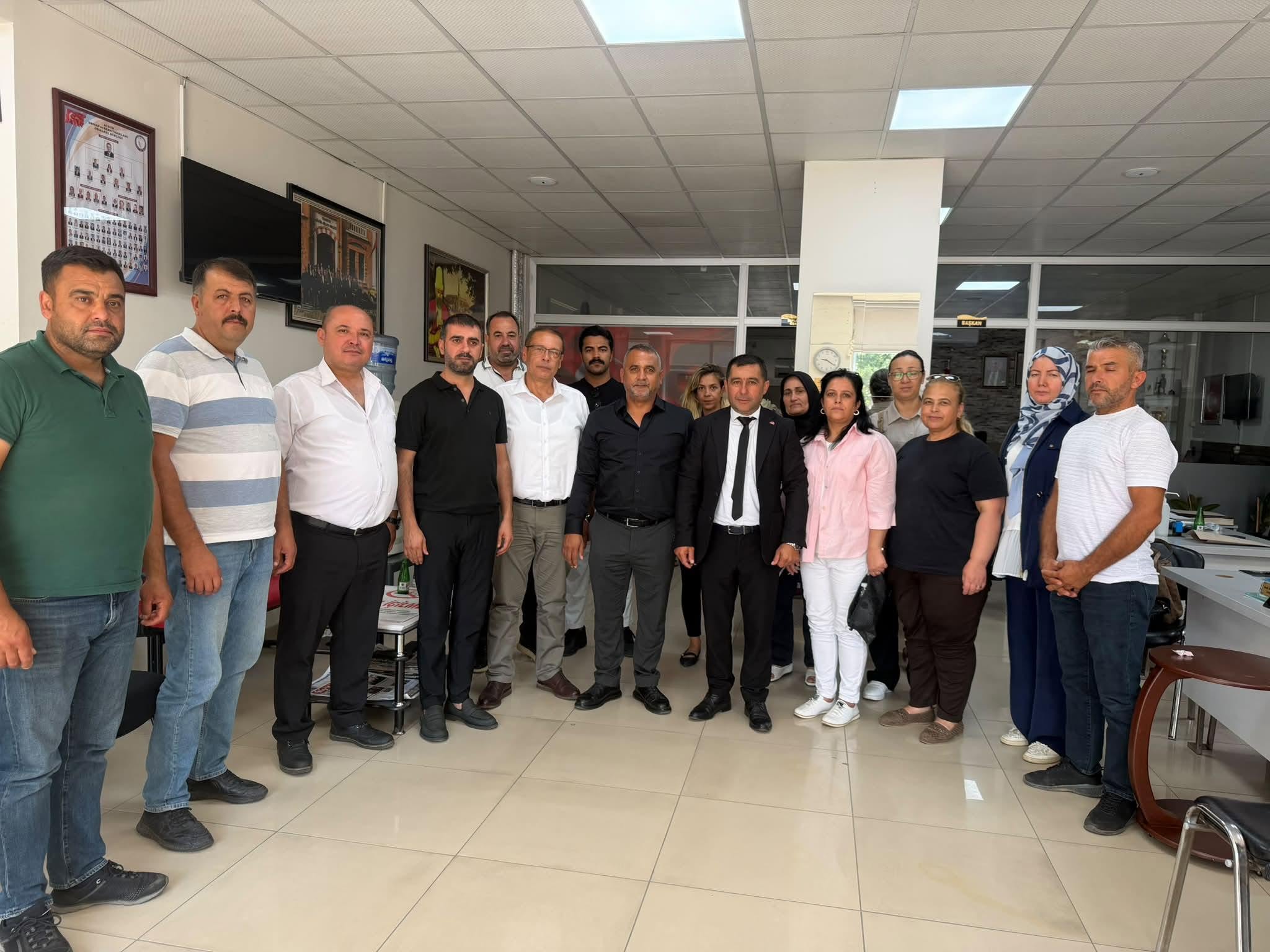 MHP Incirliova’da Ozdemir ve yonetimi sahaya indi (3) MHP Incirliova’da Ozdemir ve yonetimi sahaya indi (3)