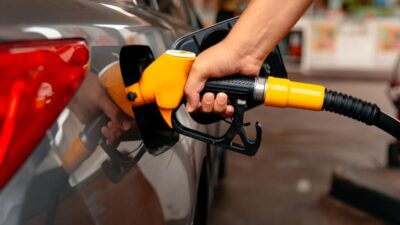 Petrol fiyatlarındaki gerilemenin ardından motorinin litre fiyatına 4 lira 95