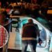 Motosiklet sürücüsü otomobilin üzerine savrulup can verdi