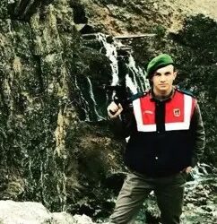 Motosikletle amcasının otomobiline çarpan Uzman Çavuş öldü