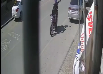 Motosikletle emlak ofisini kurşunlayan 2 şüpheli tutuklandı
