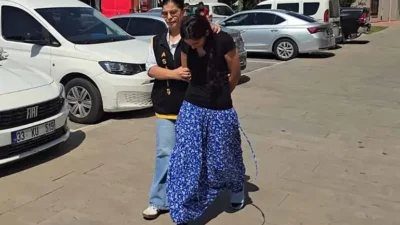 Adana’da kuyumcu dükkanından çıkıp namaz kılmak için camiye giren Emine