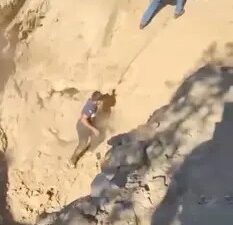 Aydın’ın Nazilli ilçesinde, çilek bahçesinde define aramak için kaçak kazı