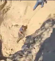 Nazilli’de çilek bahçesinde define ararken yakalandılar Aydın’ın Nazilli ilçesinde, çilek bahçesinde define aramak için kaçak kazı