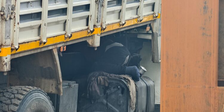 Nazilli’de damperin altında kalan 2 kişi hayatını kaybetti (3)