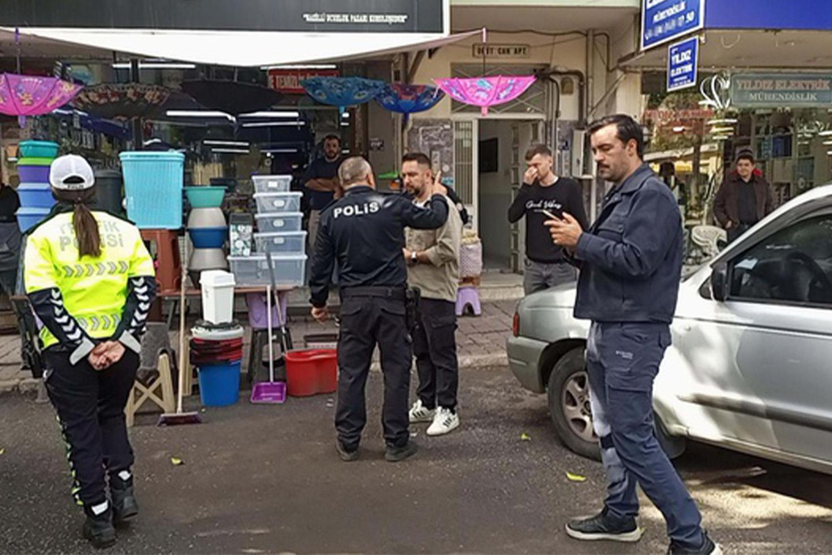 Aydın'ın Nazilli ilçesinde 21 yaşındaki V.D., telefonda tartıştığı eski sevgilisi