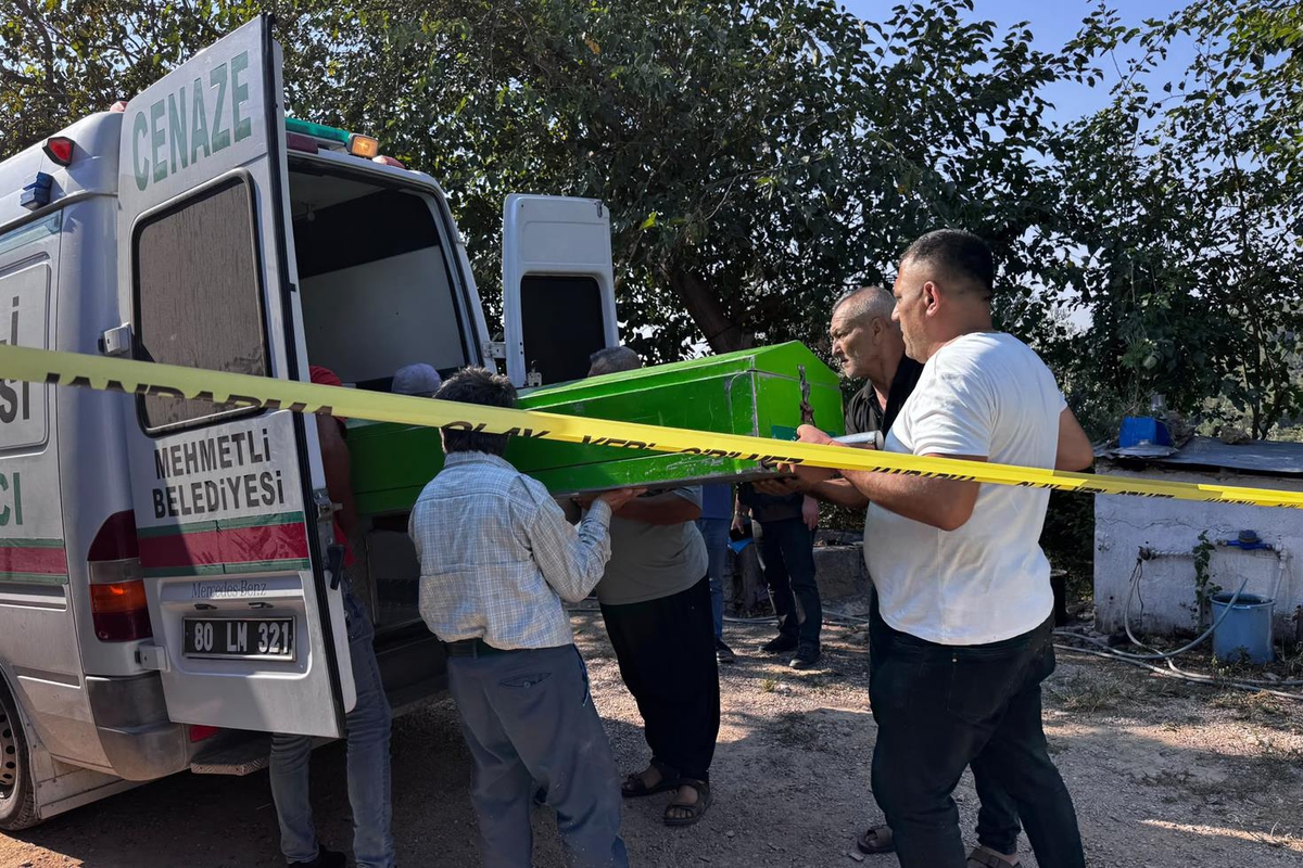 Oglunu oldurup, gelini ve torununu yaraladi Oglunu oldurup, gelini ve torununu yaraladi