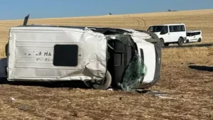 Öğrenci servisi şarampole devrildi 1’i ağır 9 yaralı