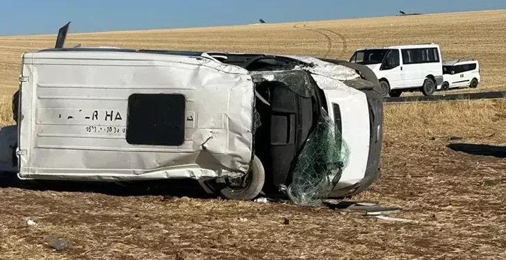 Öğrenci servisi şarampole devrildi 1’i ağır 9 yaralı