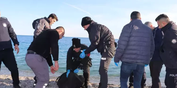 Oltaya balık yerine ceset yakıldı