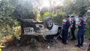 Otomobil fabrika bahçesine uçtu Otomobil fabrika bahçesine uçtu