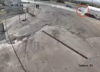 Otomobil hurdaya döndü, 3 kişilik aile yok oldu