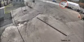 Otomobil hurdaya döndü, 3 kişilik aile yok oldu