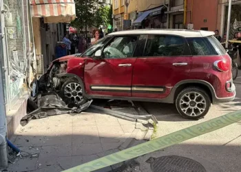 Otomobil ile duvar arasında sıkışan Gökçe öldü