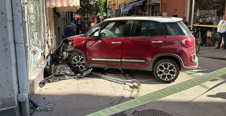 Otomobil ile duvar arasında sıkışan Gökçe öldü